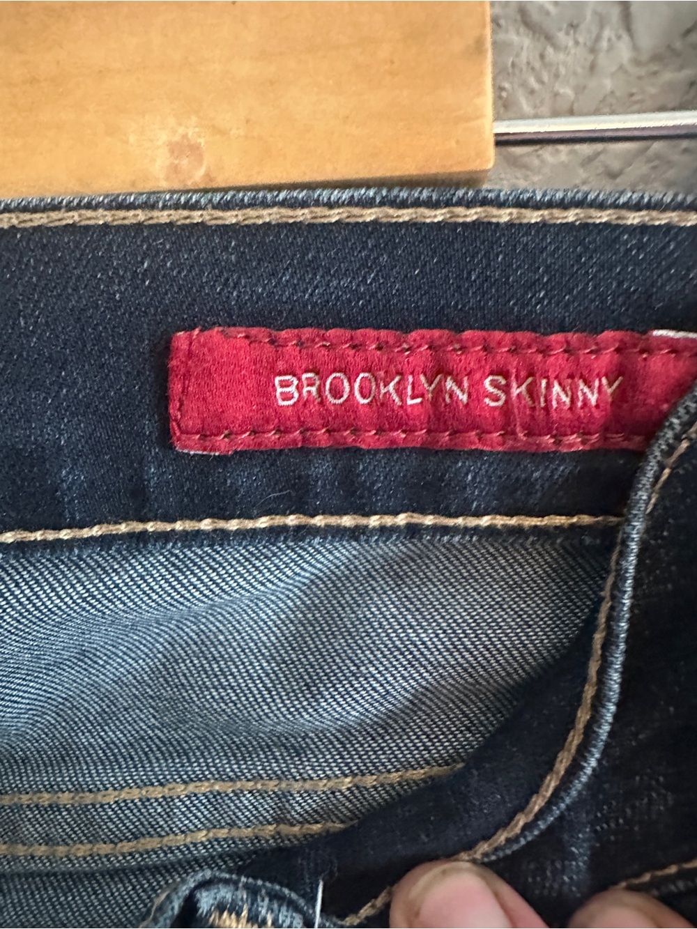 Lucky Brand Women's Skinny Jeans in Dark Blue Wash - Picture 3 of 7